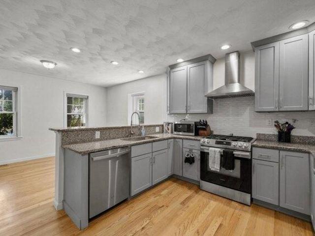 condo with 3 bedroom, Chelsea MA ES105426854