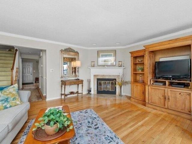 condo with 3 bedroom, Chelsea MA ES105477567