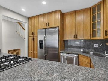 condo with 3 bedroom, Chelsea MA ES103431444