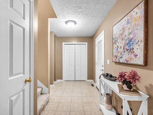 condo with 3 bedroom, Chicopee MA ES105239325