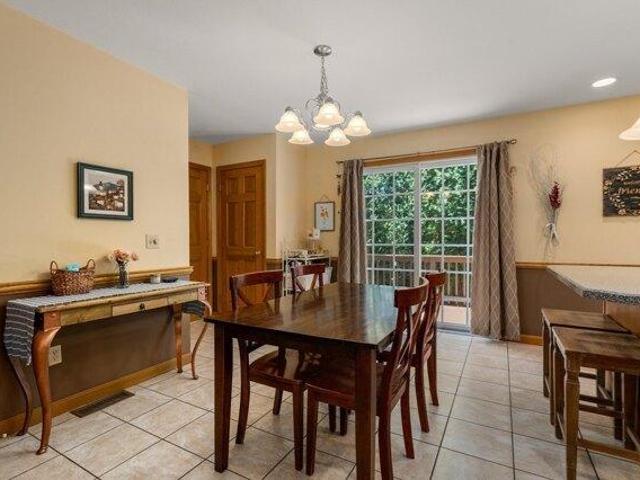 condo with 3 bedroom, Chicopee MA ES105443297