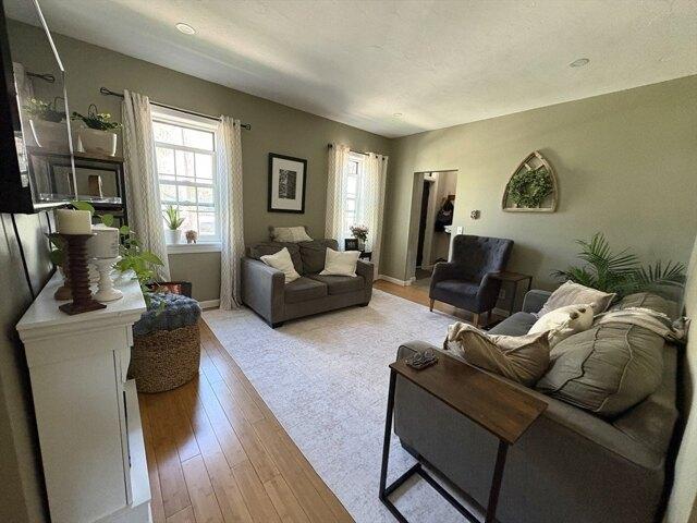 condo with 3 bedroom, Clinton MA ES105352563