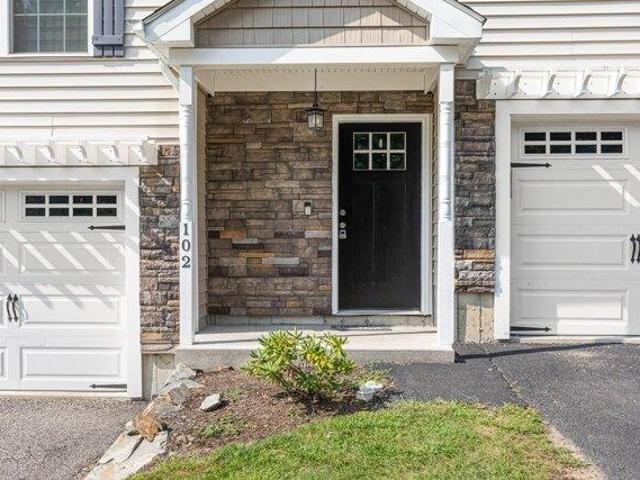 condo with 3 bedroom, Cumberland RI ES105418134