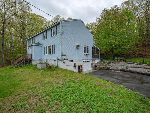 condo with 3 bedroom, Derry NH DS104408116