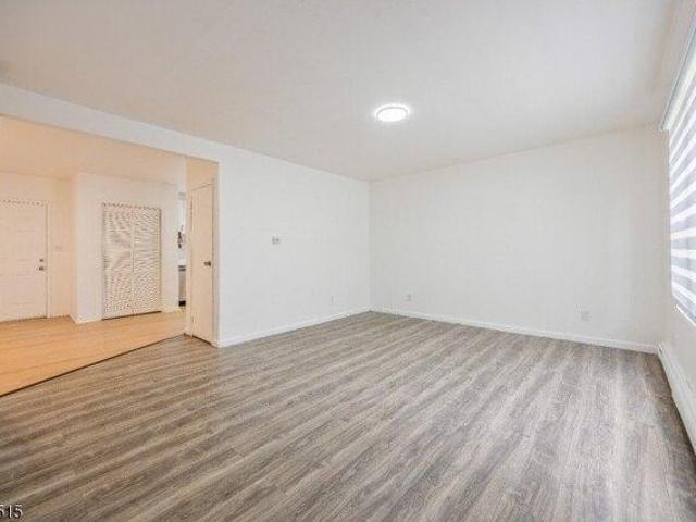 condo with 3 bedroom, East Orange NJ ES105427940