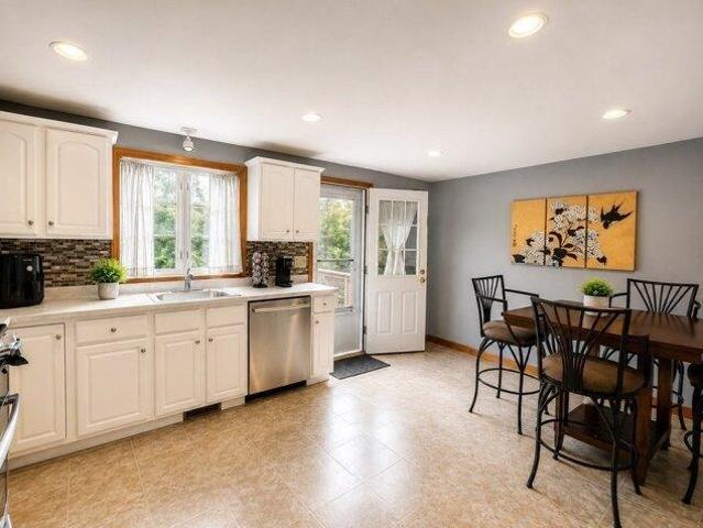 condo with 3 bedroom, East Bridgewater MA ES105365543