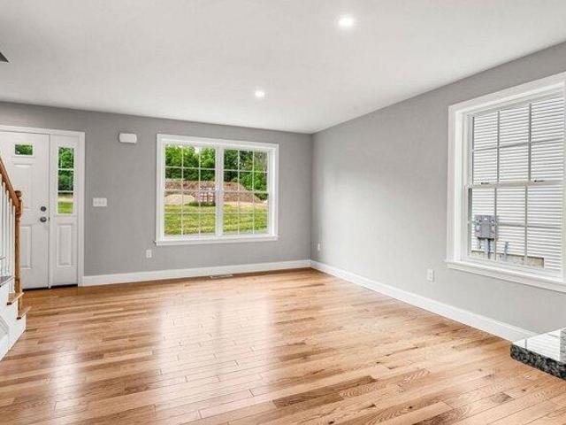 condo with 3 bedroom, Epping NH DS104152132