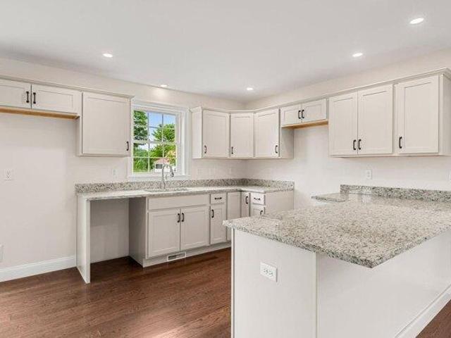 condo with 3 bedroom, Epping NH DS104190666