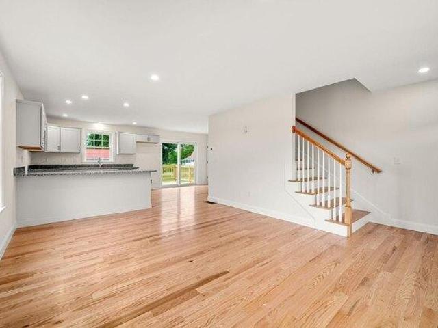 condo with 3 bedroom, Epping NH ES105497263