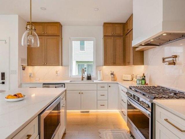 condo with 3 bedroom, Everett MA ES105495735