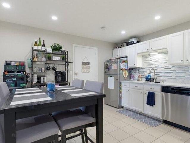 condo with 3 bedroom, Fall River MA ES105612903