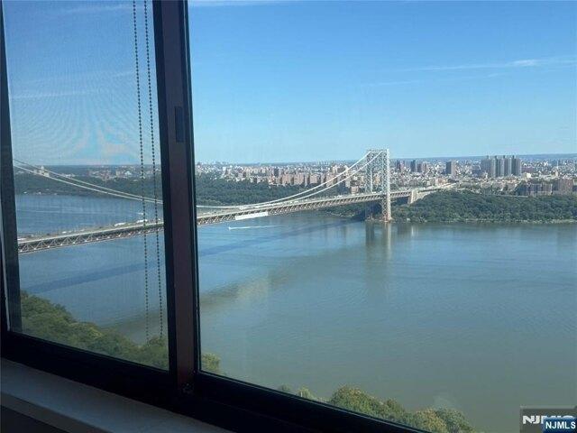 condo with 3 bedroom, Fort Lee NJ ES105579393