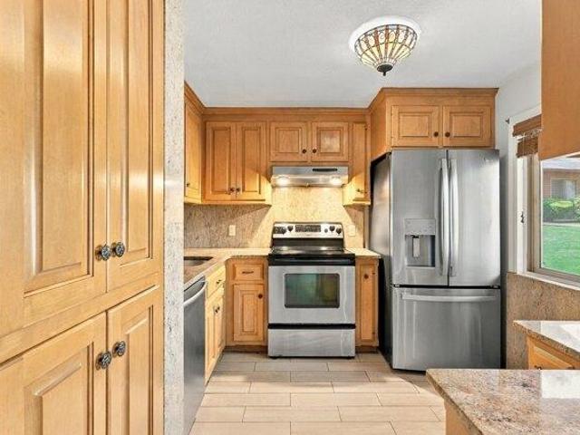 condo with 3 bedroom, Franklin MA ES105513988