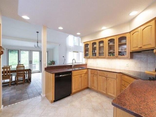 condo with 3 bedroom, Hartford VT ES105578374