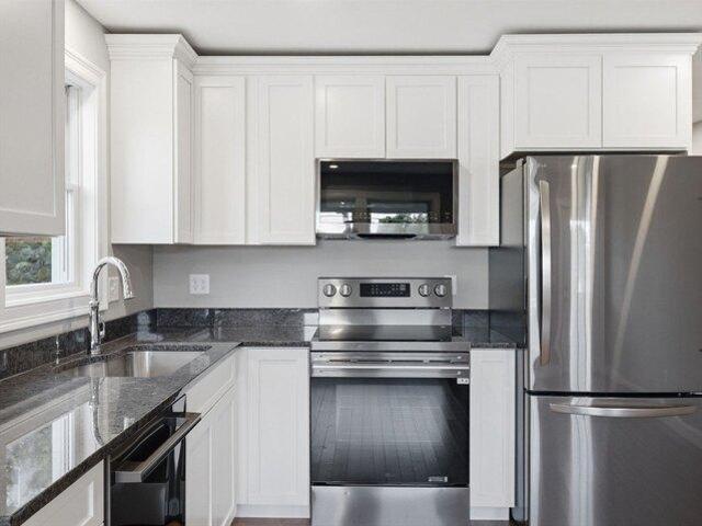 condo with 3 bedroom, Haverhill MA ES105587317