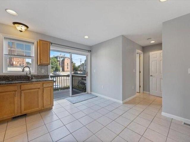 condo with 3 bedroom, Haverhill MA ES105650112