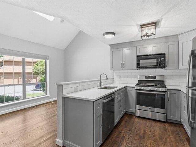 condo with 3 bedroom, Haverhill MA ES105367180