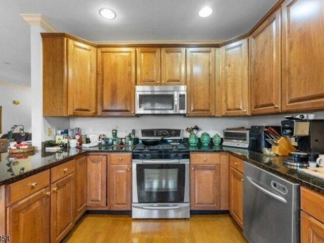 condo with 3 bedroom, Hawthorne NJ ES105292646