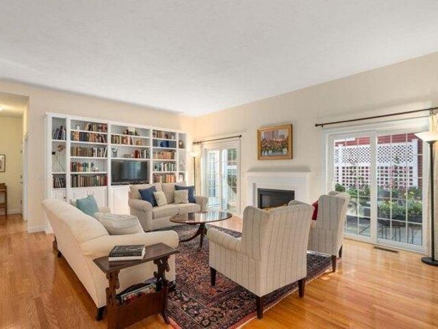 condo with 3 bedroom, Hudson MA ES105535142