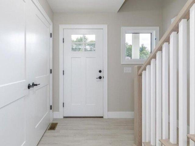 condo with 3 bedroom, Hudson NH ES105610328