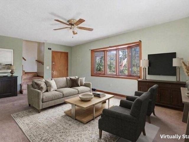 condo with 3 bedroom, Hudson NH ES105386956