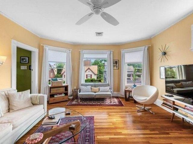 condo with 3 bedroom, m MA ES104542168