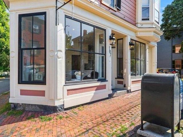 condo with 3 bedroom, m MA ES105548570