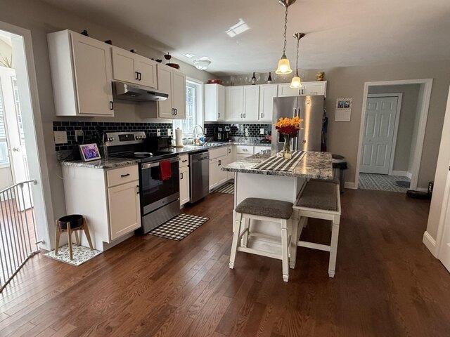 condo with 3 bedroom, Manchester NH ES105548055