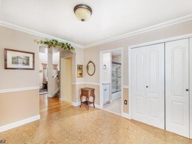 condo with 3 bedroom, Mahwah NJ ES105512842