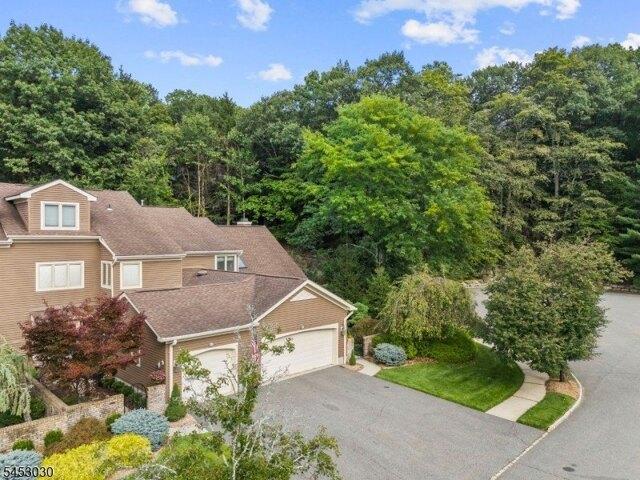 condo with 3 bedroom, Mahwah NJ ES105550087