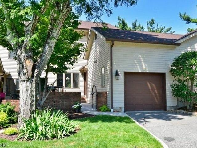 condo with 3 bedroom, Mahwah NJ ES105652225