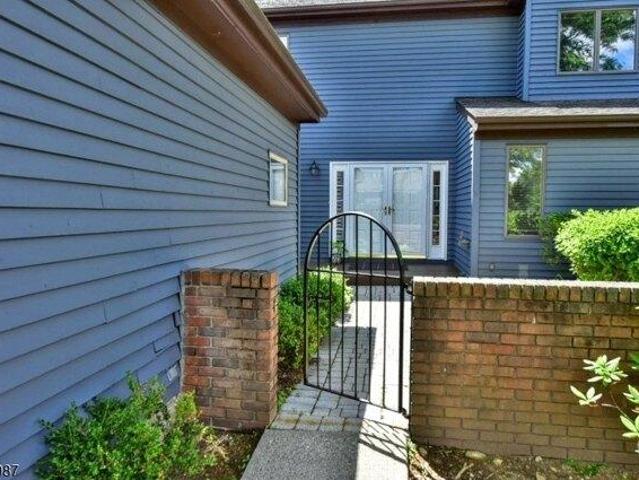 condo with 3 bedroom, Mahwah NJ ES105192737
