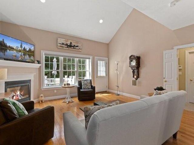 condo with 3 bedroom, Medway MA ES105574394