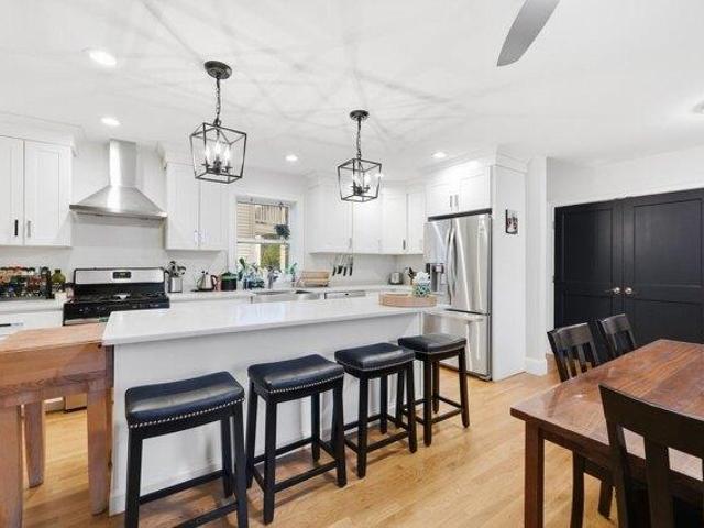 condo with 3 bedroom, Medford MA ES105368125