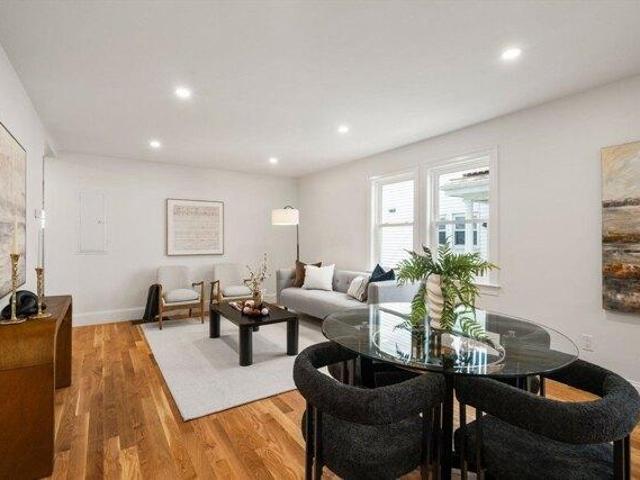 condo with 3 bedroom, Medford MA ES105368827