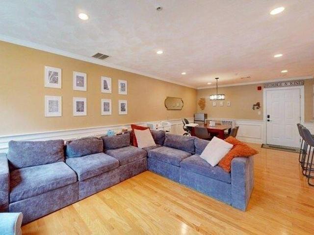 condo with 3 bedroom, Medford MA ES105591936