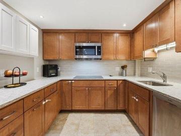 condo with 3 bedroom, Medford MA ES103444905
