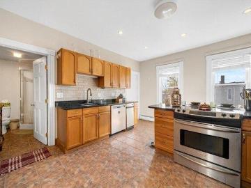 condo with 3 bedroom, Medford MA ES103443905