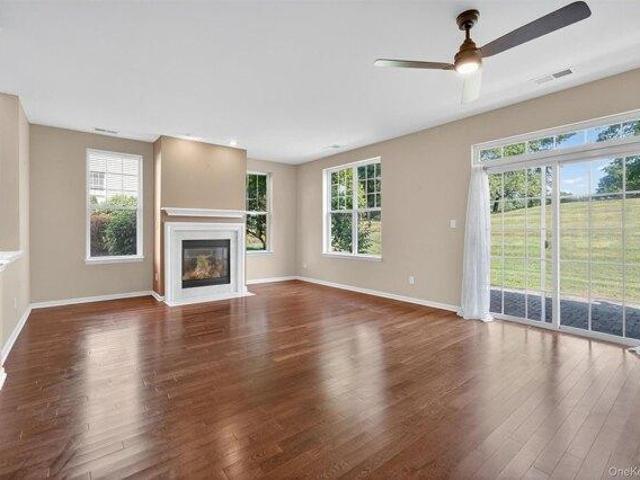 condo with 3 bedroom, Middletown NY ES105292727
