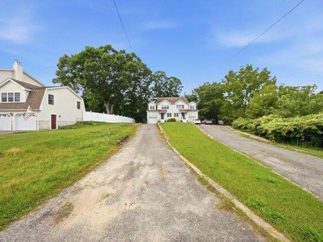condo with 3 bedroom, Milford MA ES105534417