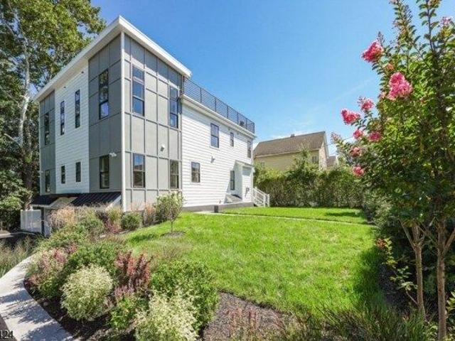 condo with 3 bedroom, Millburn NJ ES105477595