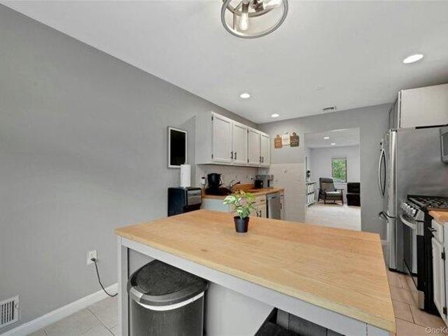 condo with 3 bedroom, Monroe NY ES105318406