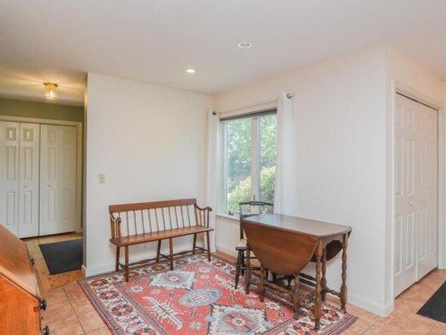 condo with 3 bedroom, Nashua NH ES105367508
