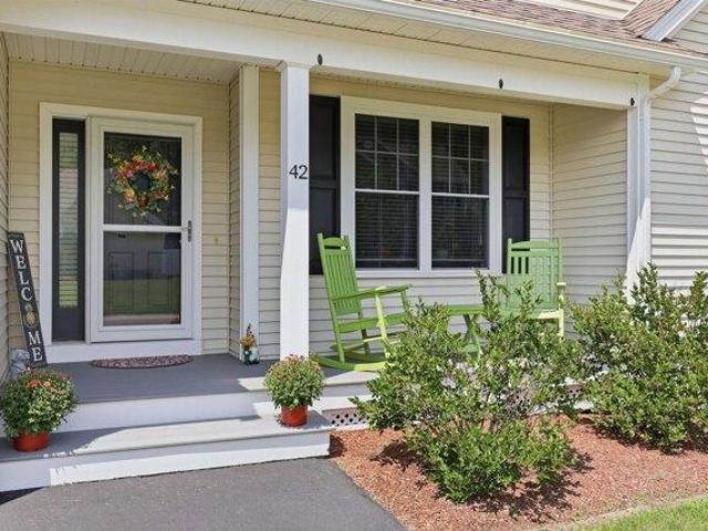 condo with 3 bedroom, Nashua NH ES105383824