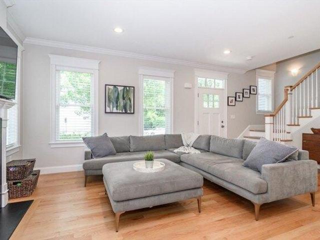condo with 3 bedroom, Natick MA ES105589847