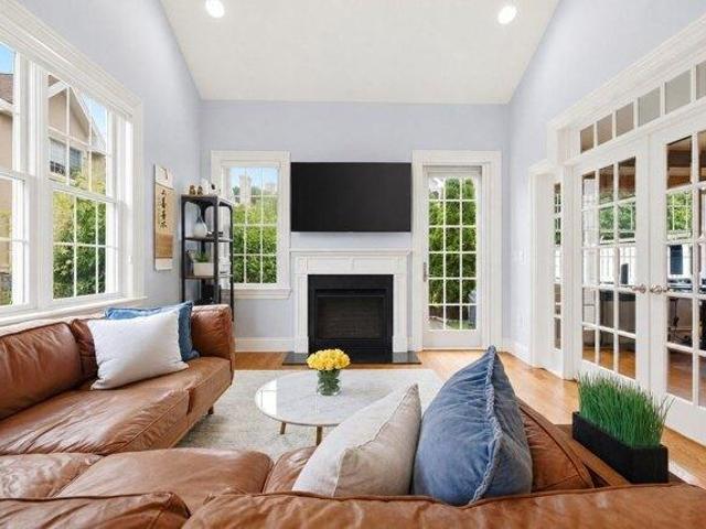condo with 3 bedroom, Newton MA ES105422824