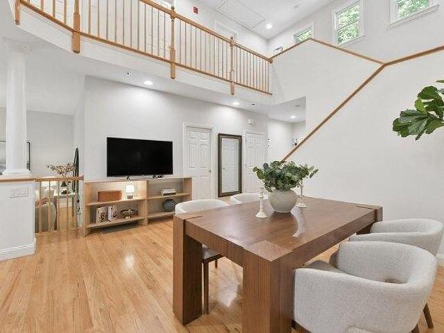 condo with 3 bedroom, Newton MA ES105368394