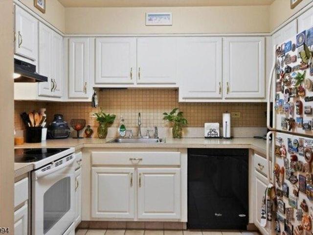 condo with 3 bedroom, Newark NJ ES105320070