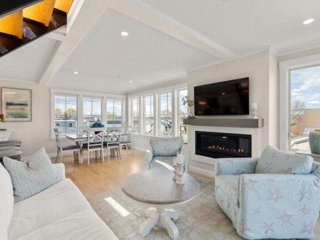 condo with 3 bedroom, Newburyport MA DS104443867
