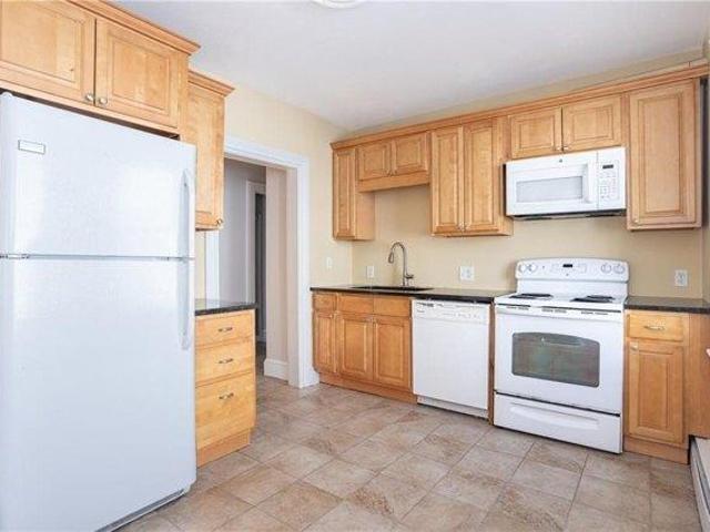 condo with 3 bedroom, Newport RI ES105402479